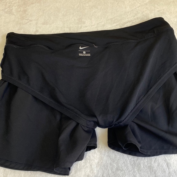 Nike Women’s Running Shorts Size 1X - Picture 9 of 12